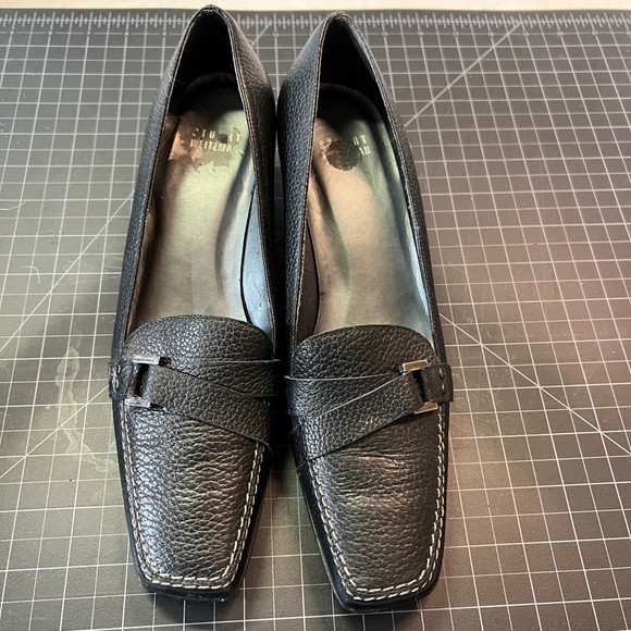 GUC Stuart Weitzman leather kitten heels - Picture 1 of 8